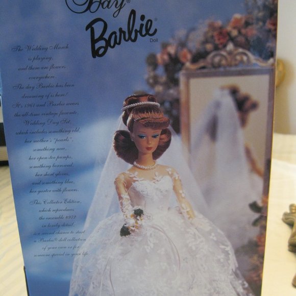 Wedding Day Barbie - Dated 1996 -  Red Head Barbie. - Picture 4 of 10